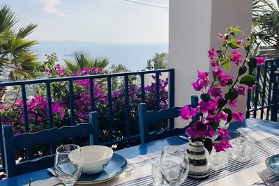 Image de Renovated dream house with 80 sqm - unique view over the island