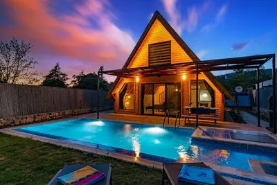 Image de 1 Bedroom private with jacuzzi villa in Ovacık