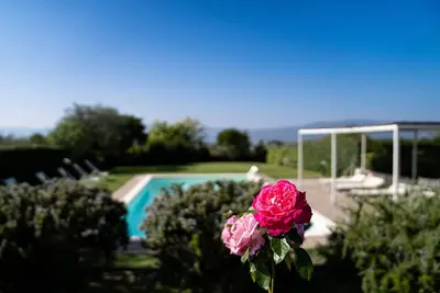 Image de Villa exclusive avec piscine clôturée, 74 avis, regardez la vidéo