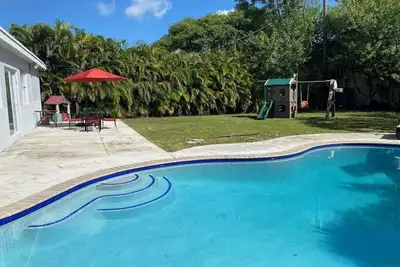 Image de north miami house family-size w/pool and Bbq