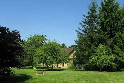 Image de une authentique maison percheronne : cheminée, poutres, tomettes, un grand parc
