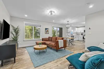 Image de Newer, 3 Bedroom Home in Center of Seaside - 30 Day Min Stay