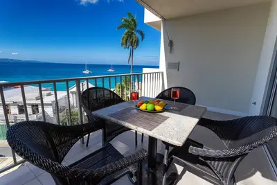 New Modern Ocean View 2Bed2Bath Hip Strip