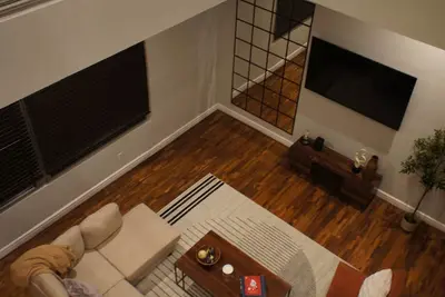 Image de Upscale, Executive Townhouse with an amazing downtown view