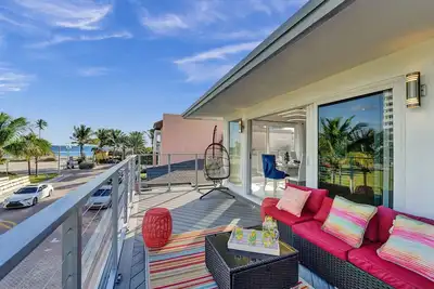 Image de Walk to Beach w/ Salt Pool & Spa, Double King Master Br, Washer Dryer Oceanview