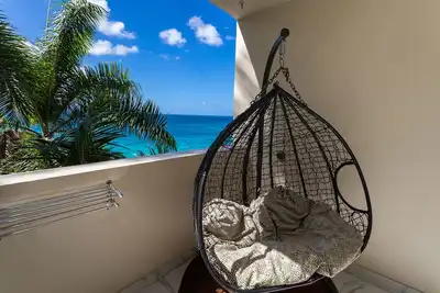 Modern Sea View Renovated Studio Hip Strip
