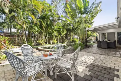 Image de Relaxed, pet-friendly beach house with pool 300m from the ocean
