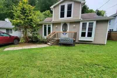 Image de Sun Valley Beach Fenced Yard Home by Lake Erie. Pets ok Wifi, Fireplace, Bbq, A/C