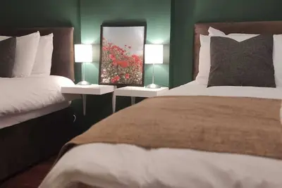 Image de Spacious 3 bedroom house by Swindon Accommodation