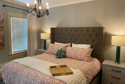 Image de Historic meets Modern Downtown 3 bedroom home