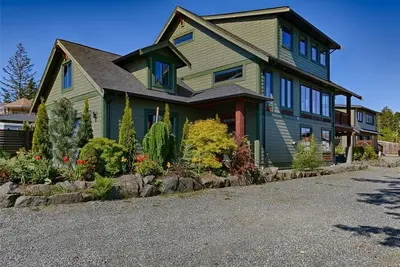 Image de Large west coast home near the seaside