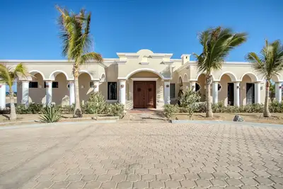 Image de Beachfront Hacienda on the Sea of Cortez with pool near Four Seasons Resort