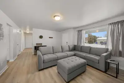 Image de Family House - Two Living Rooms - Ping Pong!