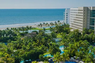 Image de Luxury Suite in 5 diamond resort 5 minutes from the beach.