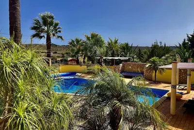 Image de Bungalow with apartment in a quiet location and large pool