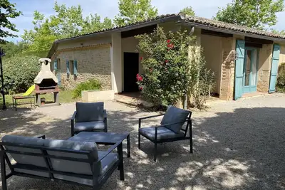 Image de Charmant cottage avec piscine dans la campagne du Sud-Ouest