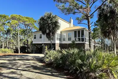 Image de Awesome St George Island Home, Walk to Beach! Pet Friendly