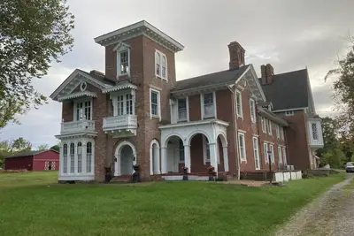 Image de 19th Century Mansion/Farm House