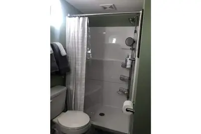 Image de Cozy, Adorable, Newly Renovated Broad Ripple Apt.