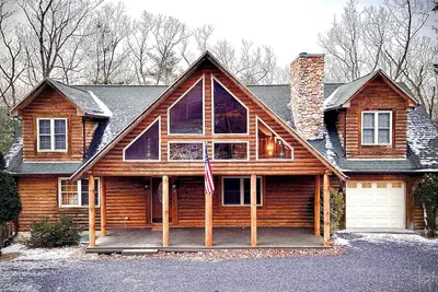 Image de Rustic Log Cabin By Bryce Resort Xl Game Room Fire Pit Pets Friendly & More