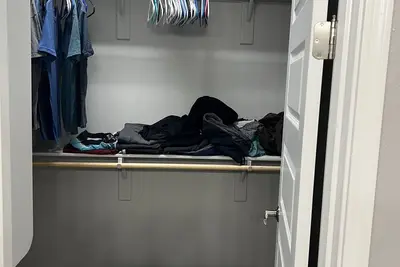 Image de 3 bed 3 bath home ready for the Super Bowl