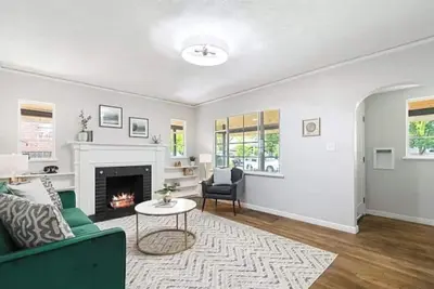 Beautiful three bedroom home blocks from downtown