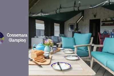 Image de Luxury safari tent, outdoor bath sleeps 6. Near to Aran Island ferries and beach