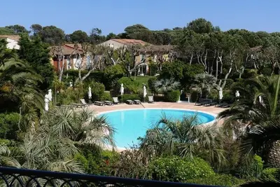 Image de T2 climatisé - Piscine - Plage à 250 m