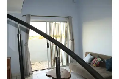 Image de Cozy 2 bedroom loft close to the city centre.