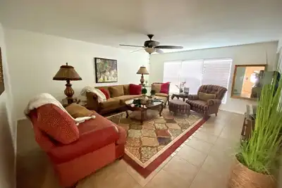 Image de Downtown Cottage walking distance from Medical Center Hospital & Starbucks