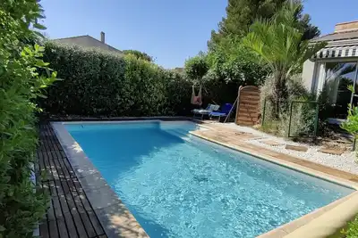 Image de Villa avec Piscine et terrasse au calme