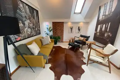 Image de Stunning Mcm Kitsilano Penthouse with Private Hot Tub!