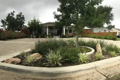 Image de Hibiscus House central located