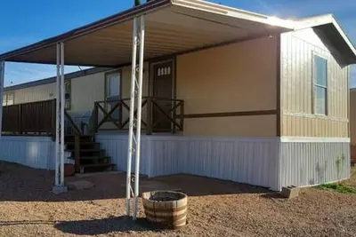 Image de Mh 27 · Stampede`s `Cowgirl Bunk House`  Mh 27