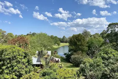 Image de Renovated Two Bedroom Lakeside Cabin