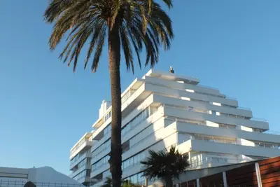 Image de Appartement en Bord de Mer à Santa-Margarita, 6ème Étage avec Terrasse, Jardin et Piscine