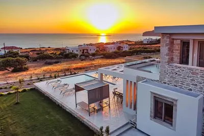 Seafront Villa Thoe, Pool, Breakfast, Stunning view
