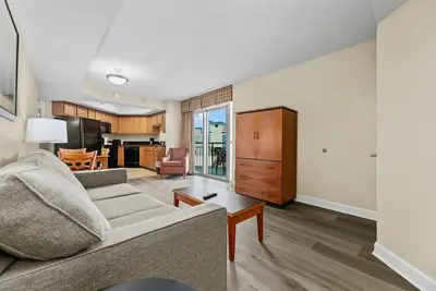 Image de Spacious, Bay View - Close to Boardwalk, Location!