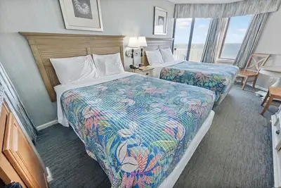 Image de Gorgeous Remodeled Oceanfront High Floor w/ Pools!