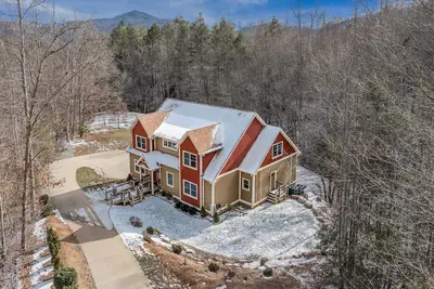 Image de Sanctuary House - a Wooded Retreat