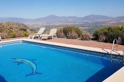 Image de Beautiful Rustic Villa with Private Pool overlooking Spectacular Mountain Views