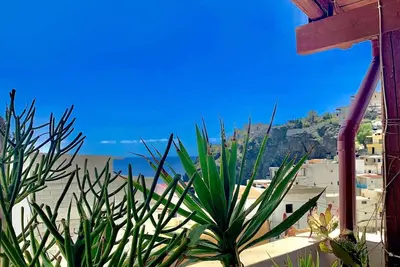 Image de lovely three store house with sea view near the beach