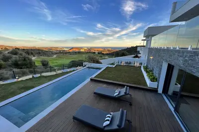 Image de Luxury villa in front of Calanova golf court with sea view