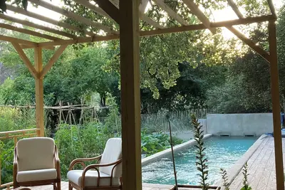 Image de une oasis dans la nature, Piscine-confort-parc naturel-Alpilles gite de 60 m2