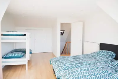 Image de Spacious vacation home 5 min steps from city center.