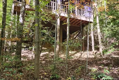 Romantic Treehouse/ 20 minutes from Helen
