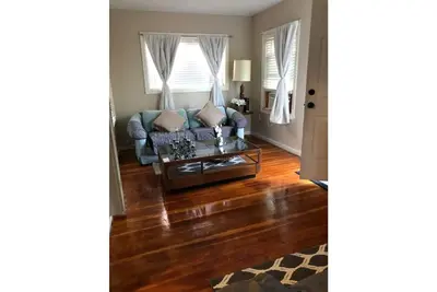 Image de Small Vintage 2 Bedroom 1 Bath Home