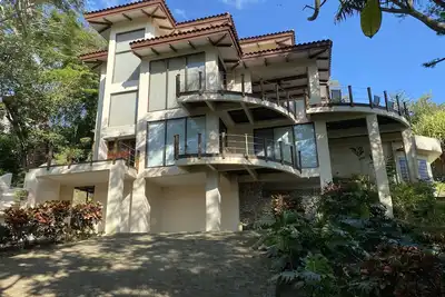 Image de Gorgeous villa with ocean view 5 minute walk to Samara Beach