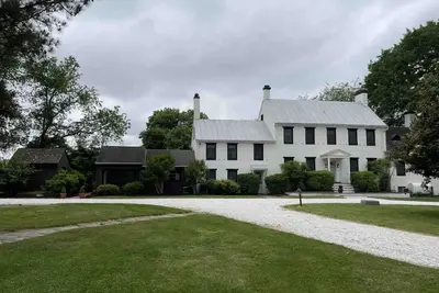Image de The Colonial Farmhouse with Private Boat Rental