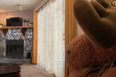 Image de Alaskan Moose Village in the Heart-o-Town!